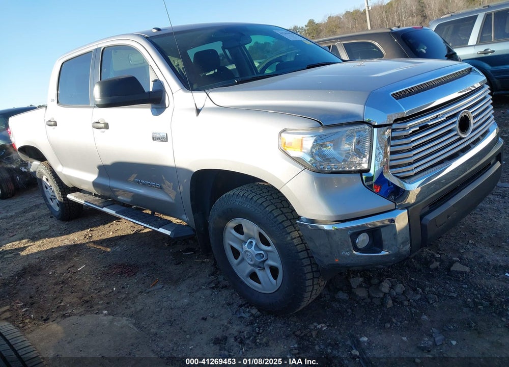 2017 TOYOTA TUNDRA SR5 5.7L V8 VIN: 5TFDW5F17HX672296