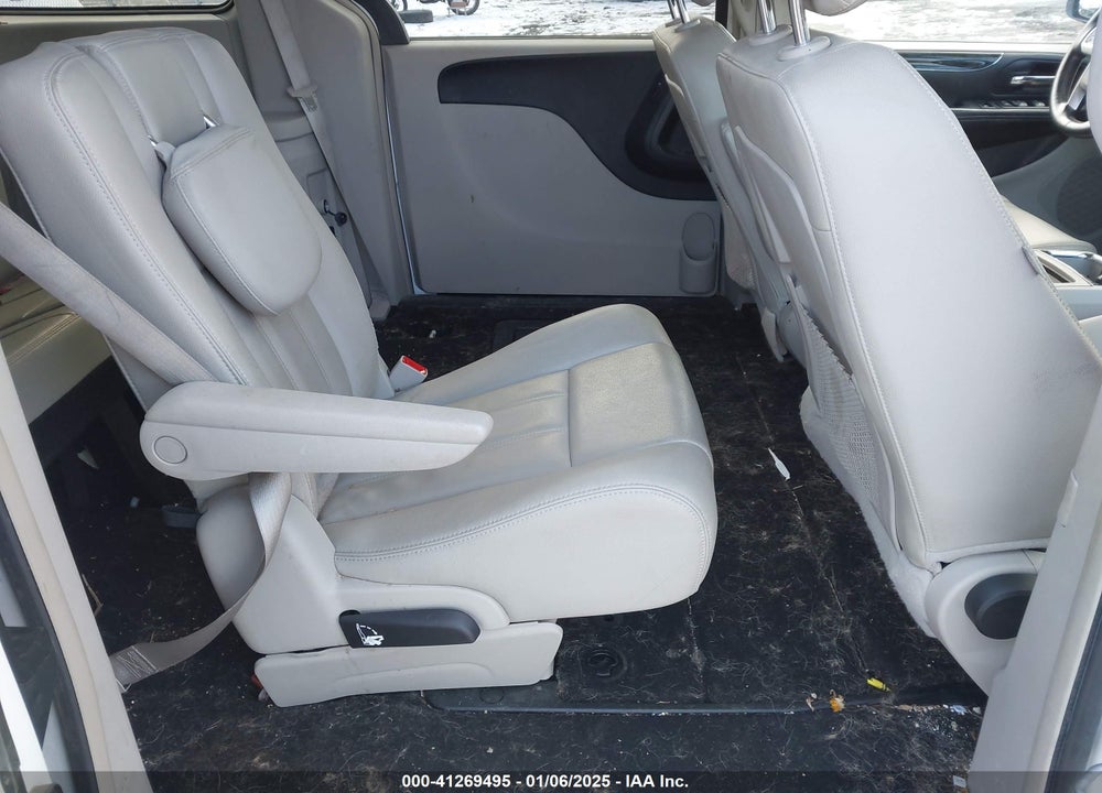 2015 CHRYSLER TOWN & COUNTRY LX VIN: 2C4RC1AG0FR676463