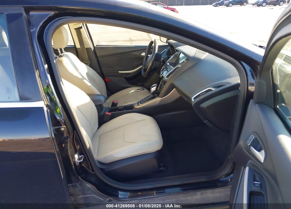 2018 FORD FOCUS TITANIUM VIN: 1FADP3N28JL293970