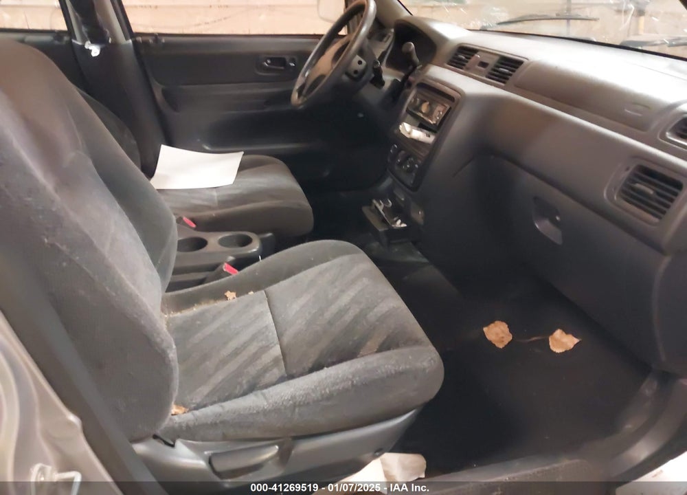 2001 HONDA CR-V LX VIN: JHLRD28431C003685