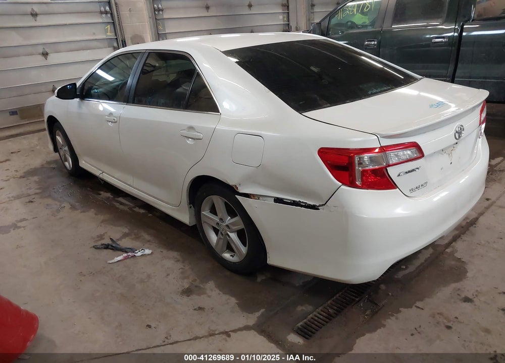 2014 TOYOTA CAMRY SE VIN: 4T1BF1FK7EU400364