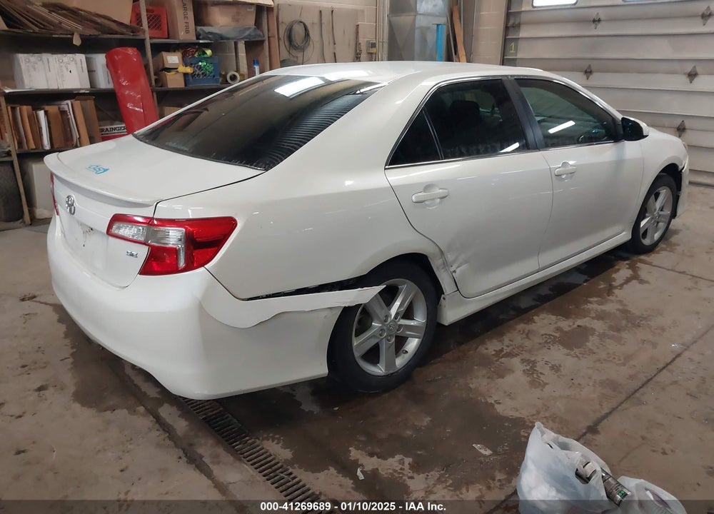 2014 TOYOTA CAMRY SE VIN: 4T1BF1FK7EU400364