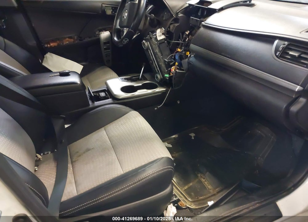 2014 TOYOTA CAMRY SE VIN: 4T1BF1FK7EU400364