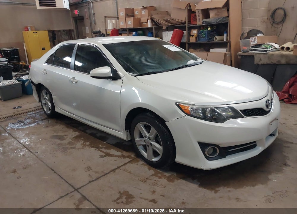 2014 TOYOTA CAMRY SE VIN: 4T1BF1FK7EU400364