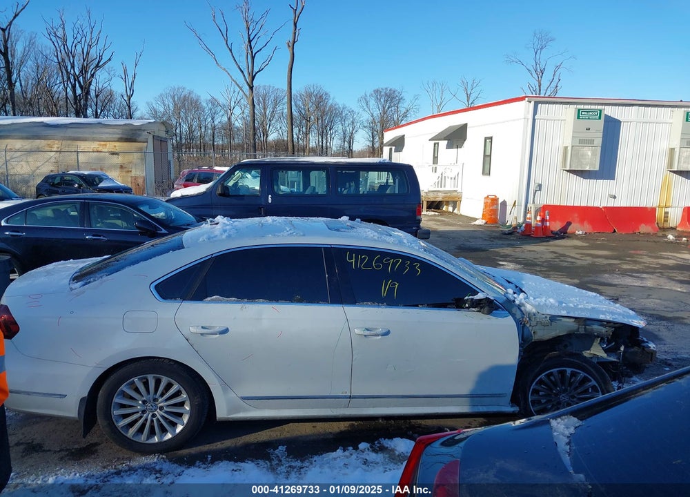 2017 VOLKSWAGEN PASSAT VIN: 1VWBT7A3XHC003822