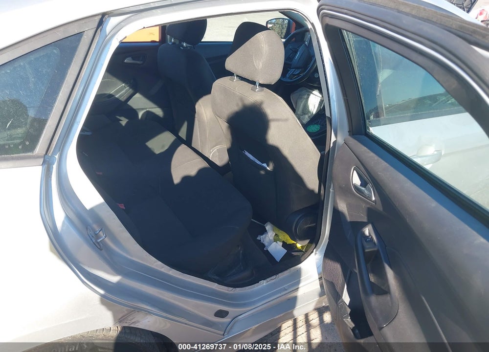 2015 FORD FOCUS VIN: 1FADP3F21FL215360