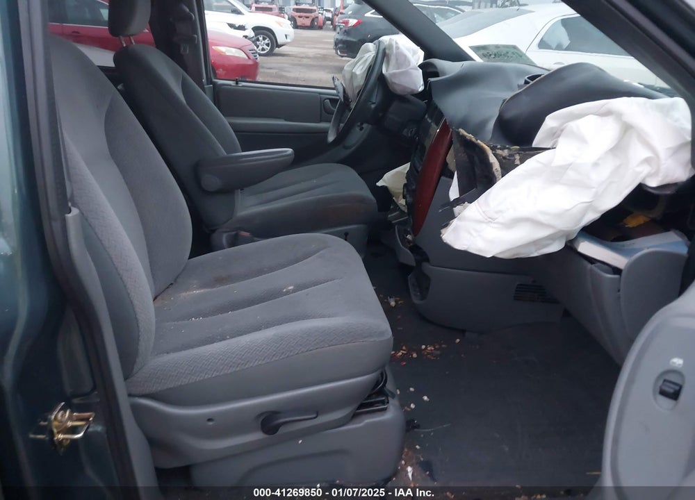 2005 CHRYSLER TOWN & COUNTRY VIN: 1C4GP45R85B130953