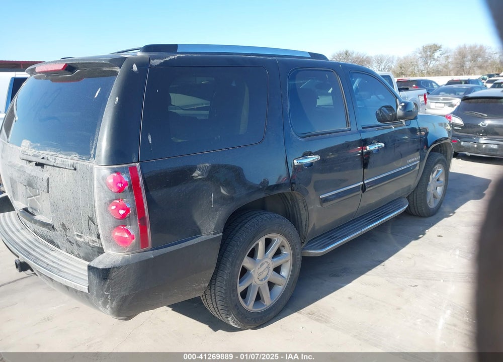 2008 GMC YUKON DENALI VIN: 1GKFK63888J131759
