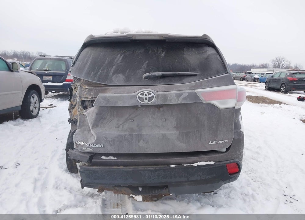 2015 TOYOTA HIGHLANDER LE V6 VIN: 5TDBKRFHXFS156928