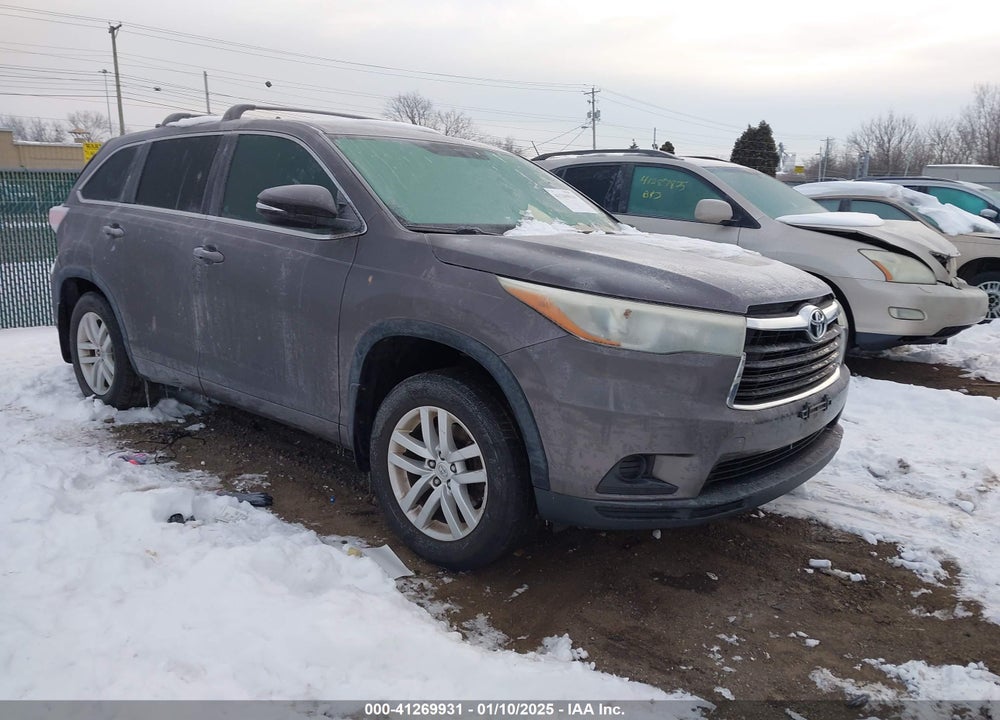 2015 TOYOTA HIGHLANDER LE V6 VIN: 5TDBKRFHXFS156928