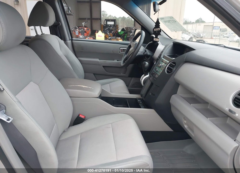 2011 HONDA PILOT EX VIN: 5FNYF3H40BB017721