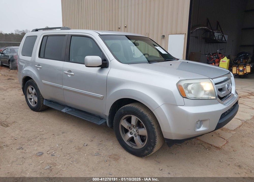 2011 HONDA PILOT EX VIN: 5FNYF3H40BB017721