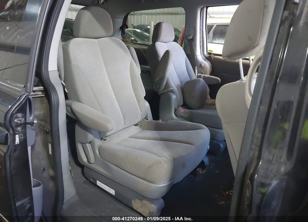 2011 KIA SEDONA LX VIN: KNDMG4C77B6405981