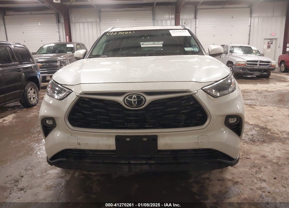 2021 TOYOTA HIGHLANDER XLE VIN: 5TDGZRBHXMS111489