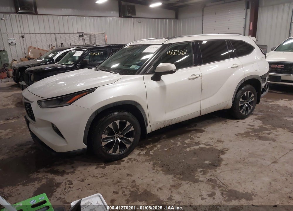 2021 TOYOTA HIGHLANDER XLE VIN: 5TDGZRBHXMS111489