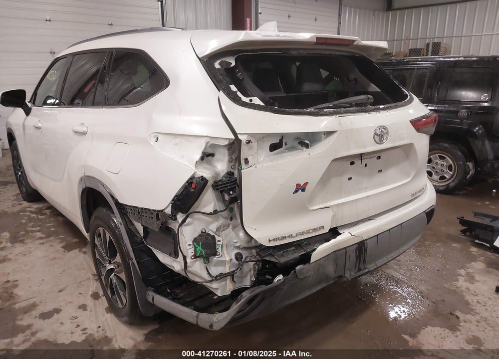 2021 TOYOTA HIGHLANDER XLE VIN: 5TDGZRBHXMS111489