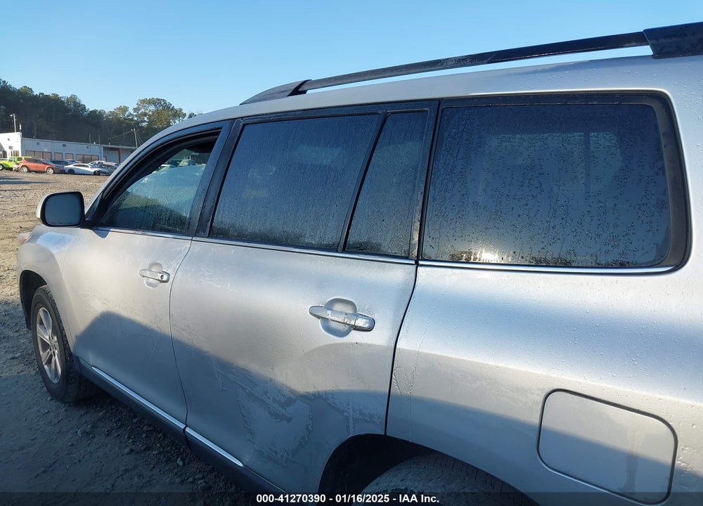 2011 TOYOTA HIGHLANDER SE VIN: 5TDZK3EH3BS037657