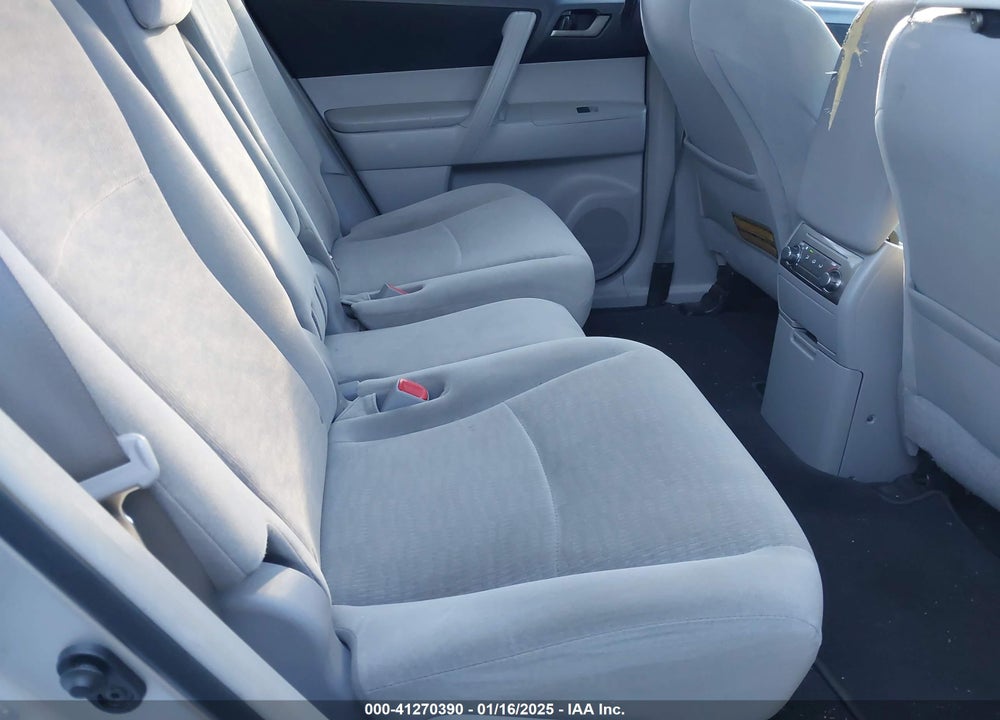 2011 TOYOTA HIGHLANDER SE VIN: 5TDZK3EH3BS037657