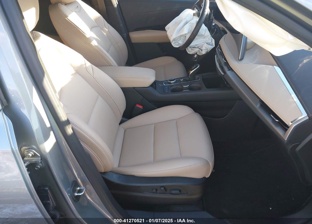 2024 CADILLAC XT4 FWD LUXURY VIN: 1GYAZAR42RF102281