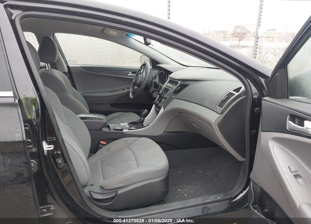 2014 HYUNDAI SONATA GLS VIN: 5NPEB4AC5EH946105