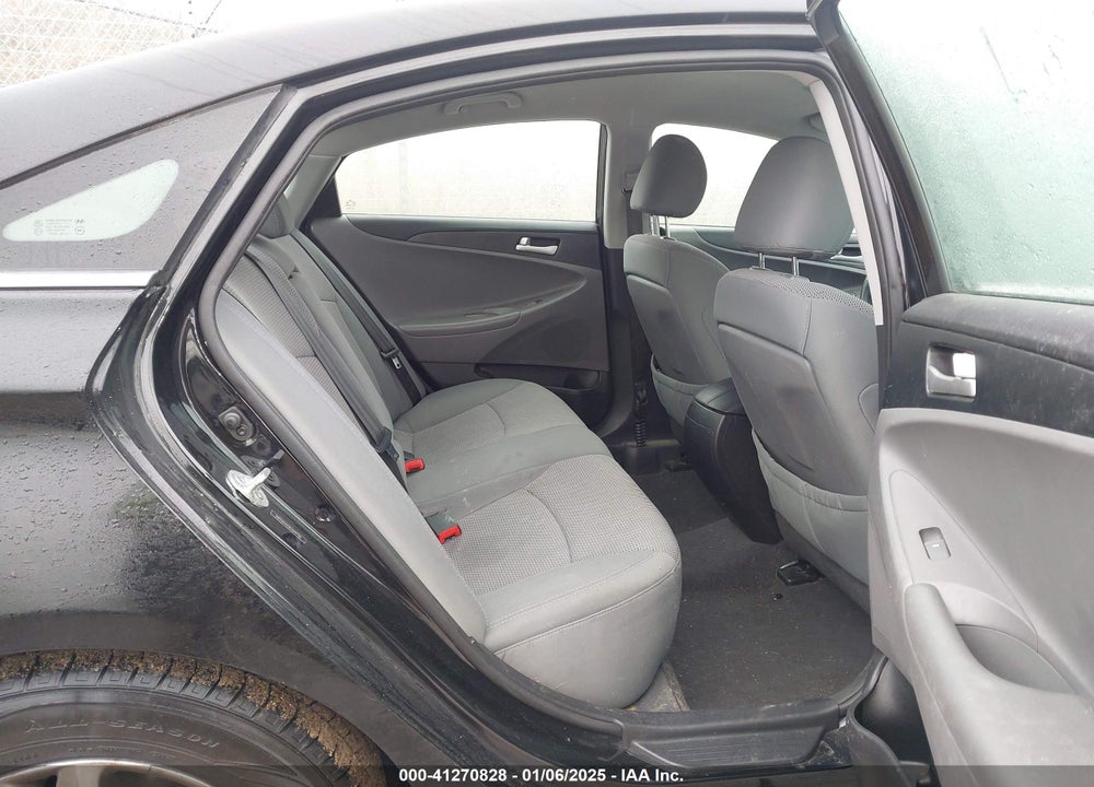 2014 HYUNDAI SONATA GLS VIN: 5NPEB4AC5EH946105