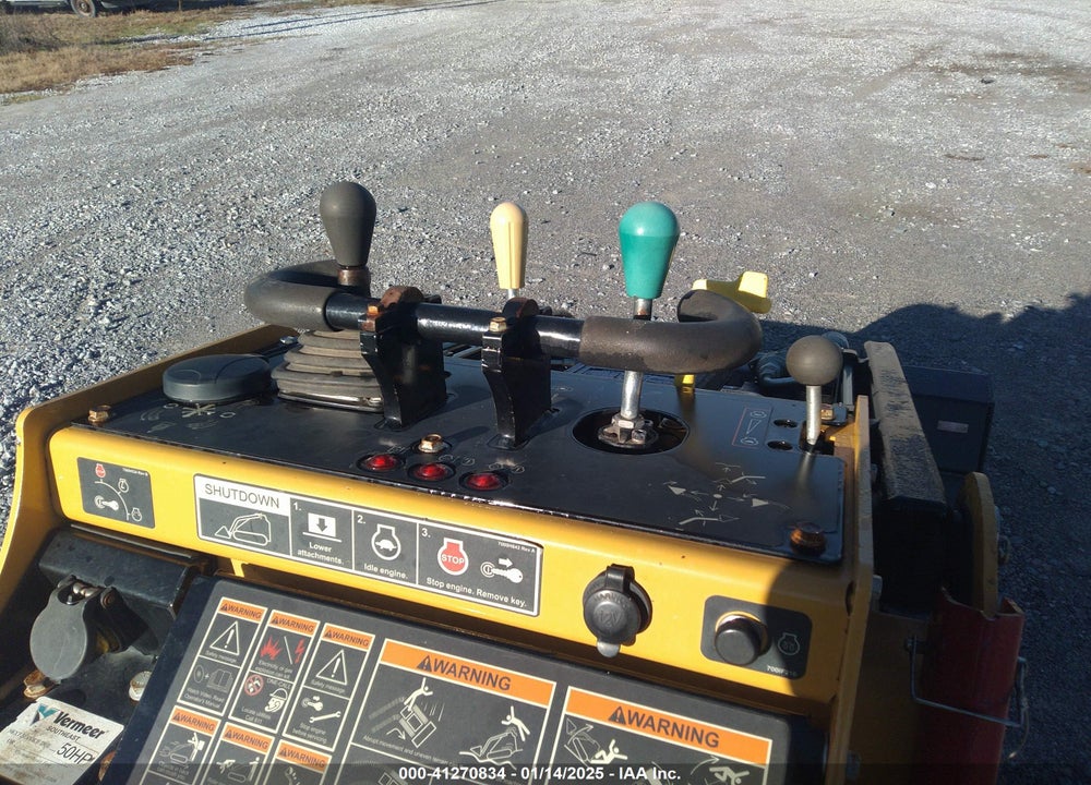 2023 VERMEER S925TX SKID STEER VIN: 1VRL0705VP1007473
