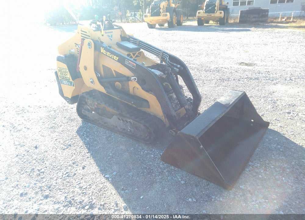 2023 VERMEER S925TX SKID STEER VIN: 1VRL0705VP1007473