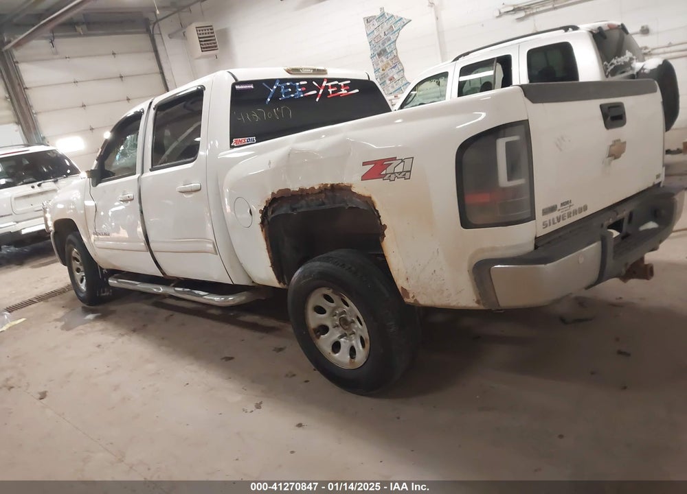 2011 CHEVROLET SILVERADO 1500 VIN: 1GCPKTE39BF169611