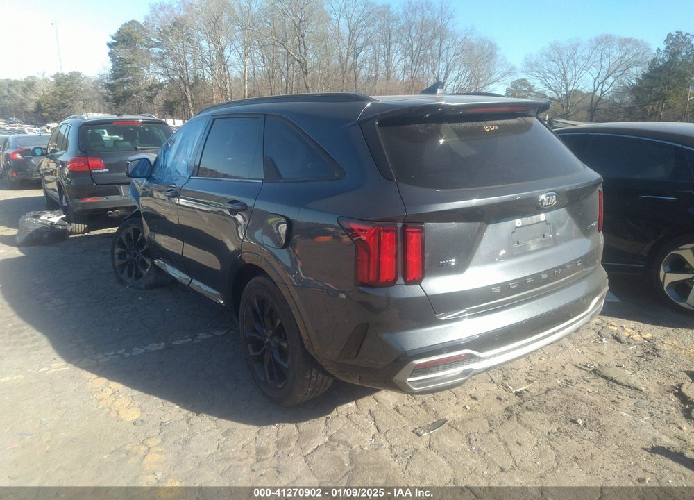 2021 KIA SORENTO VIN: 5XYRKDLF1MG022615