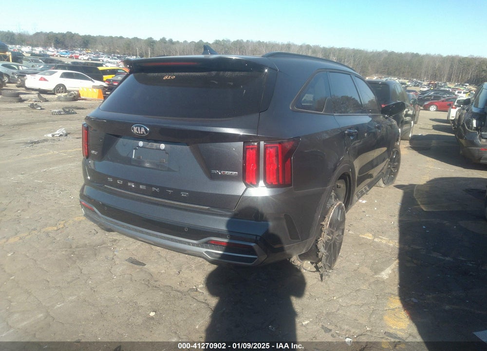 2021 KIA SORENTO VIN: 5XYRKDLF1MG022615