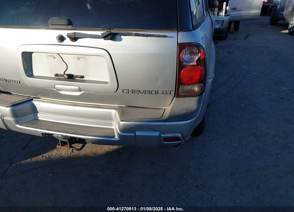 2004 CHEVROLET TRAILBLAZER LS VIN: 1GNDT13SX42218329