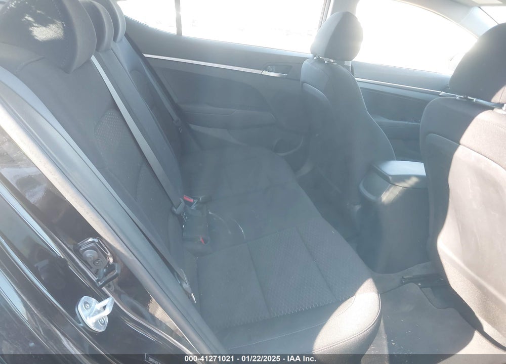 2019 HYUNDAI ELANTRA VIN: 5NPD74LF7KH433017