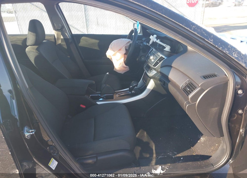 2015 HONDA ACCORD VIN: 1HGCR2F37FA139272