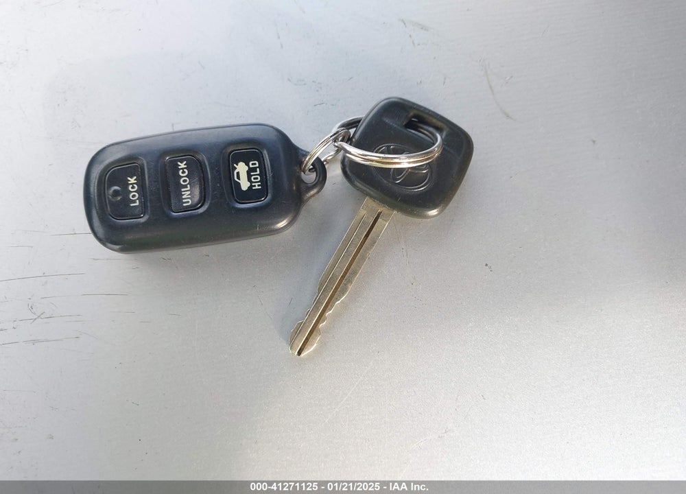 2004 TOYOTA CAMRY LE VIN: 4T1BE32K64U286277