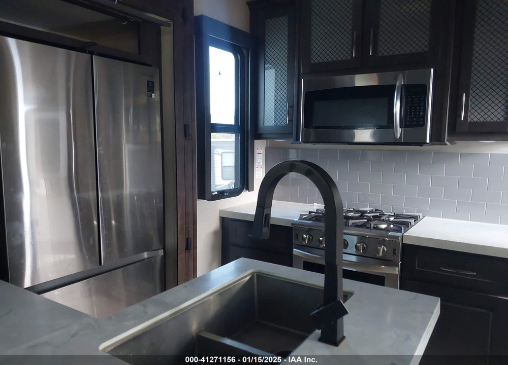 2022 GRAND DESI MOMENTUM VIN: 573FM4637N1123330