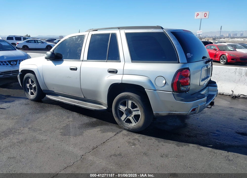 2005 CHEVROLET TRAILBLAZER LS VIN: 1GNDT13SX52123514