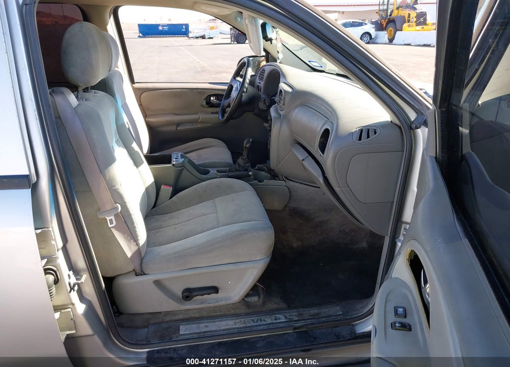 2005 CHEVROLET TRAILBLAZER LS VIN: 1GNDT13SX52123514