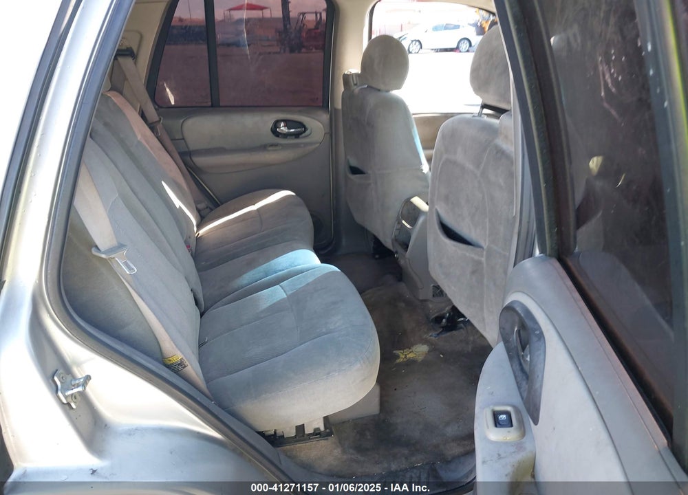 2005 CHEVROLET TRAILBLAZER LS VIN: 1GNDT13SX52123514