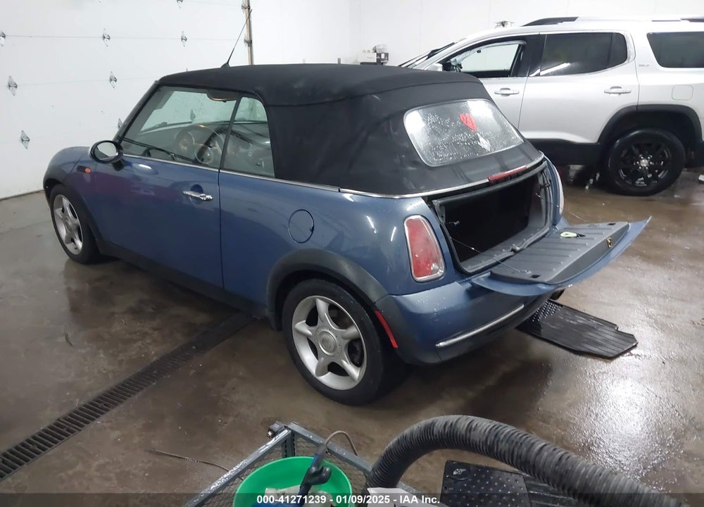 2006 MINI COOPER VIN: WMWRF33516TF63774