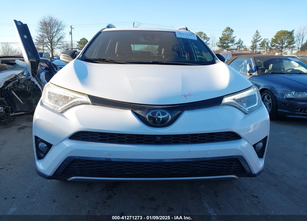 2018 TOYOTA RAV4 SE VIN: JTMNFREV4JD118964