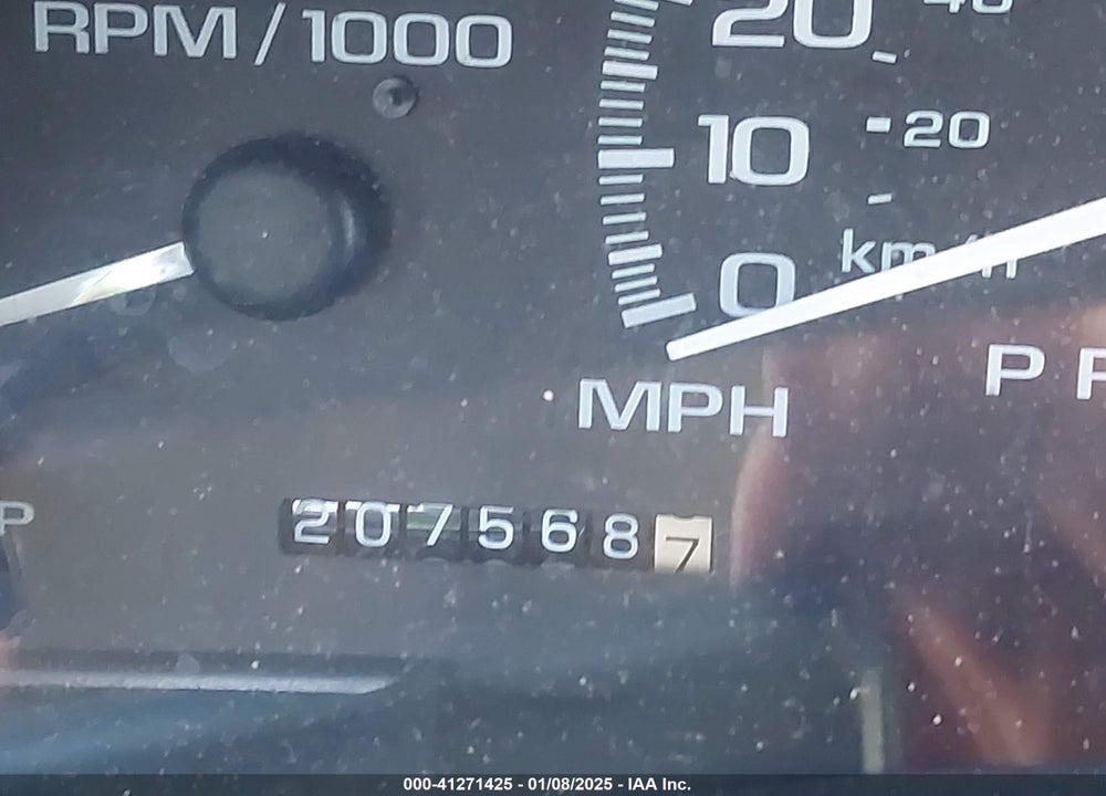 2000 CADILLAC ESCALADE STANDARD VIN: 1GYEK13R9YR108862