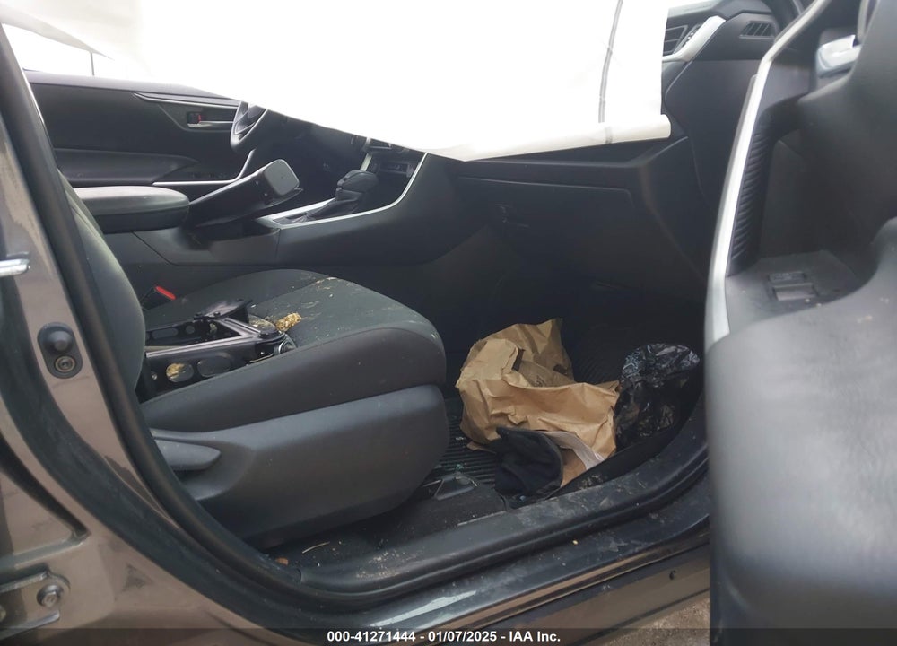 2024 TOYOTA RAV4 XLE VIN: 2T3P1RFV0RC419561