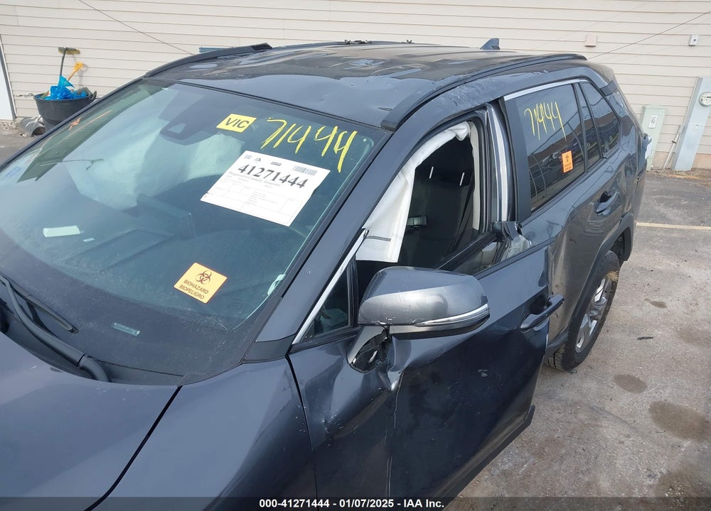 2024 TOYOTA RAV4 XLE VIN: 2T3P1RFV0RC419561