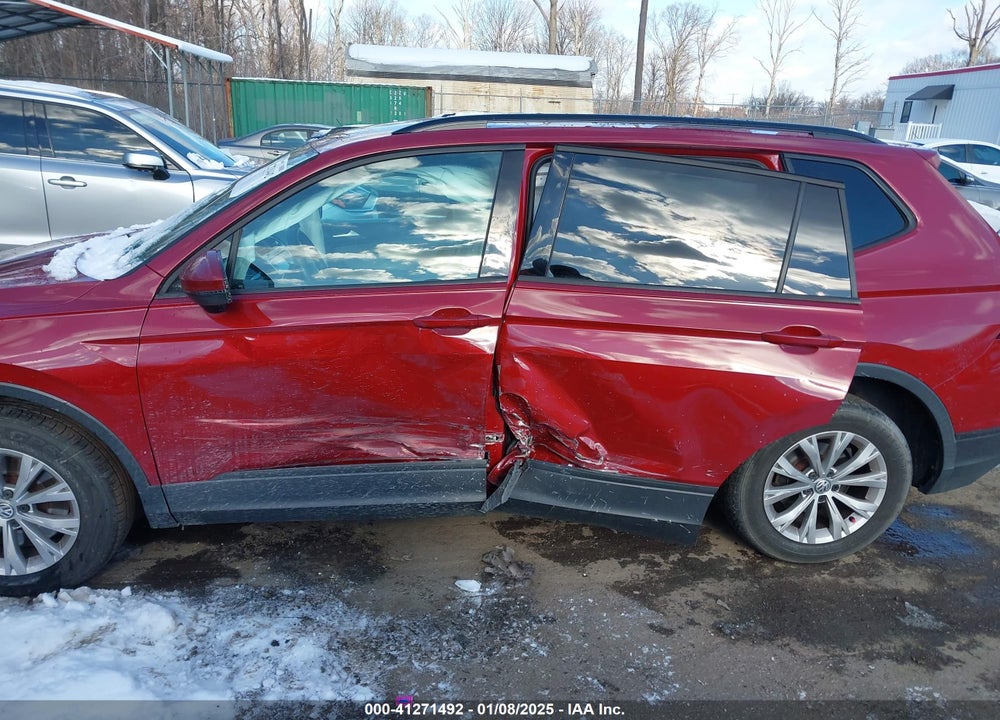 2019 VOLKSWAGEN TIGUAN VIN: 3VV1B7AX6KM075645