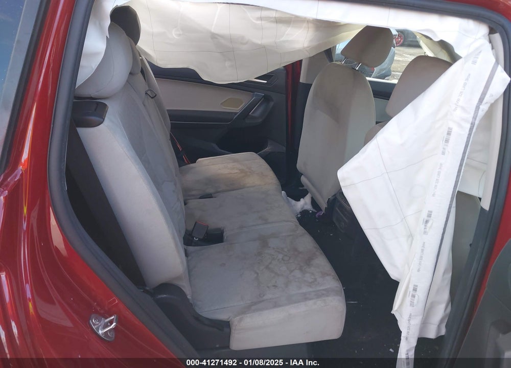 2019 VOLKSWAGEN TIGUAN VIN: 3VV1B7AX6KM075645