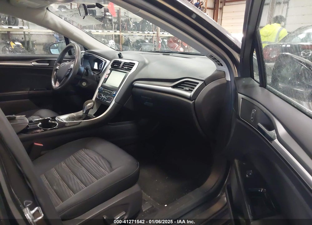 2016 FORD FUSION VIN: 1FA6P0H70G5120536