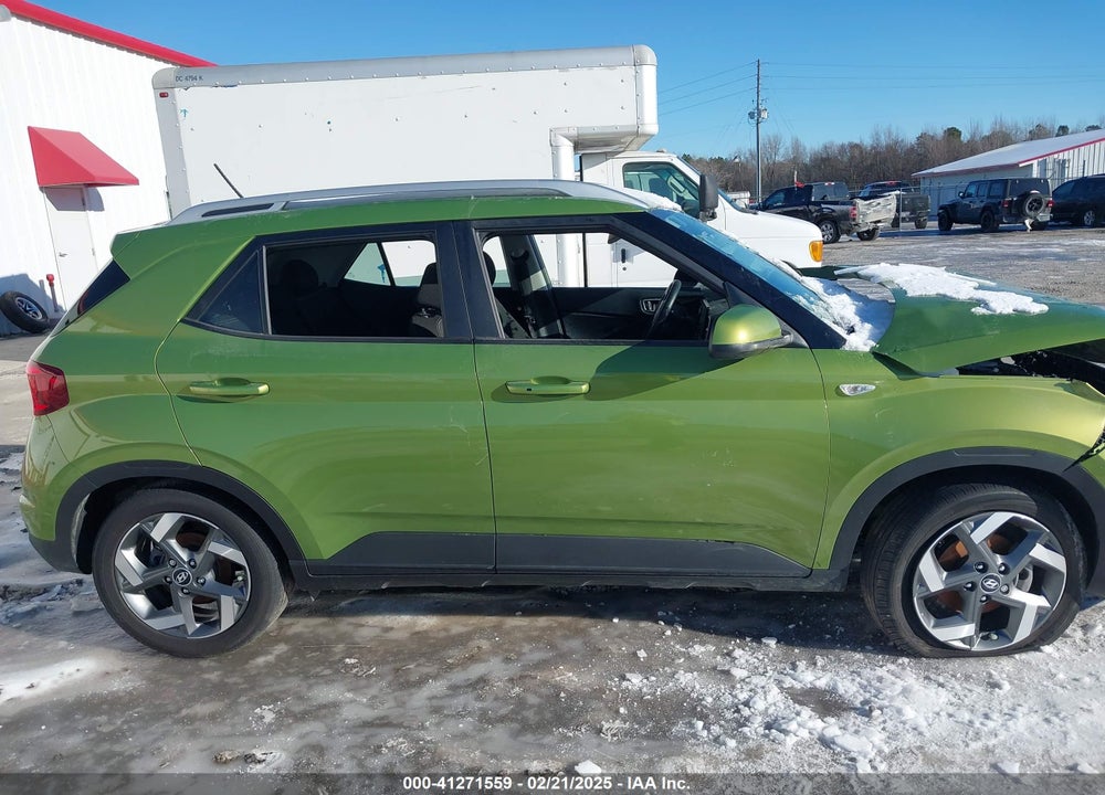 2024 HYUNDAI VENUE SEL VIN: KMHRC8A37RU338485