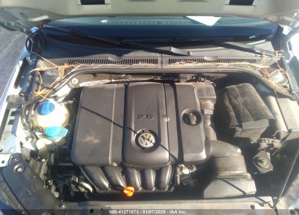 2013 VOLKSWAGEN JETTA VIN: 3VWDP7AJ8DM392738