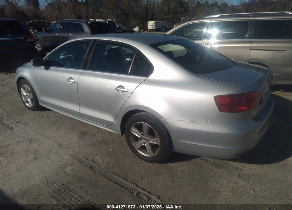 2013 VOLKSWAGEN JETTA VIN: 3VWDP7AJ8DM392738