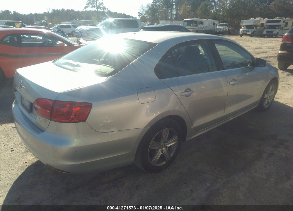 2013 VOLKSWAGEN JETTA VIN: 3VWDP7AJ8DM392738